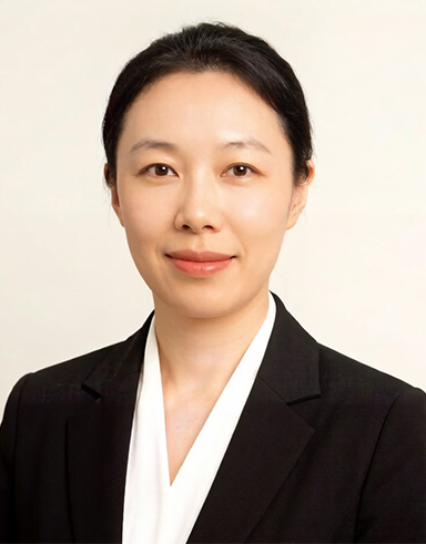 Hayley Kwok, Administrative Director